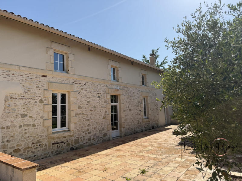 Maison ancienne - 432 m² - 10 pièces