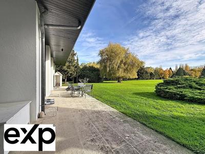 Propriété - 1 032 m² - 18 pièces