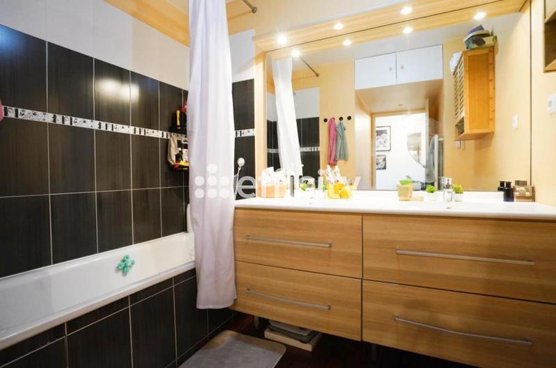 Appartement - 90 m² - 4 pièces