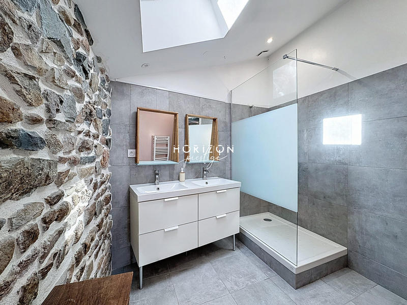 Maison ancienne - 433 m² - 10 pièces