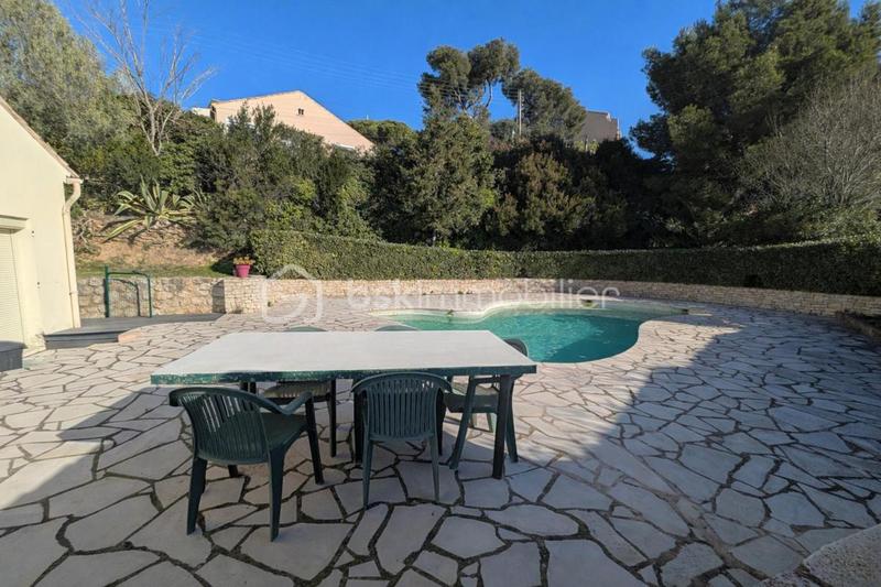 Maison - 104 m² - 5 pièces