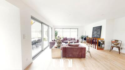 Maison - 152 m² - 8 pièces