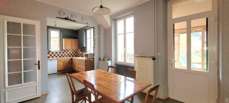 Maison - 160 m² - 8 pièces