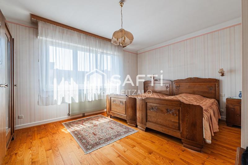 Maison - 203 m² - 8 pièces