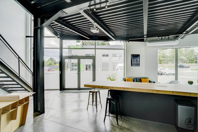 Local d'activités - 146 m²