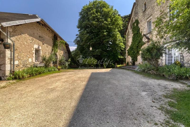 Maison - 500 m² - 10 pièces