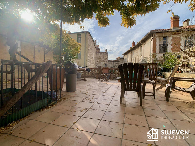 Maison - 320 m² - 8 pièces