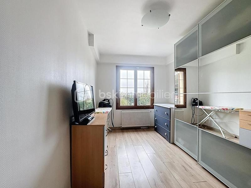 Propriété - 136 m² - 6 pièces