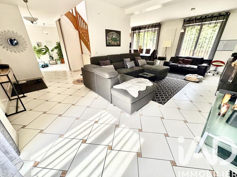 Maison - 136 m² - 5 pièces