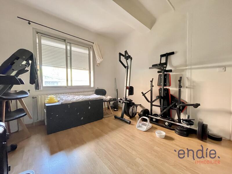 Maison - 186 m² - 8 pièces