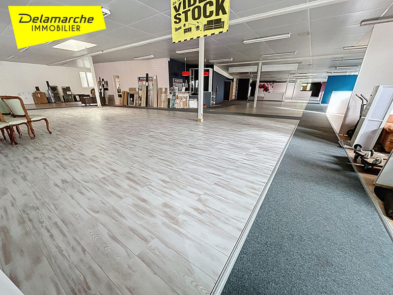 Local commercial - 1 893 m²