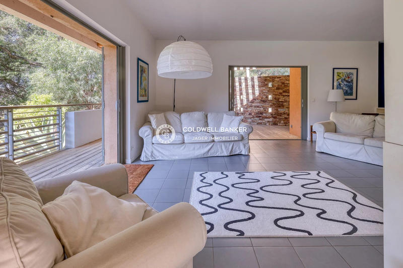 Villa - 200 m² - 6 pièces