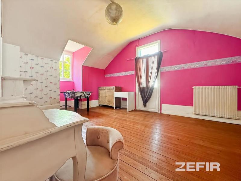 Maison - 149 m² - 9 pièces