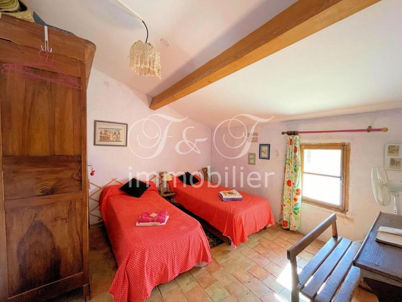 Propriété - 220 m² - 12 pièces