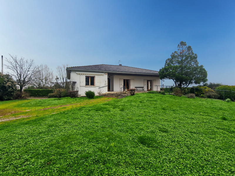 Maison - 320 m² - 10 pièces