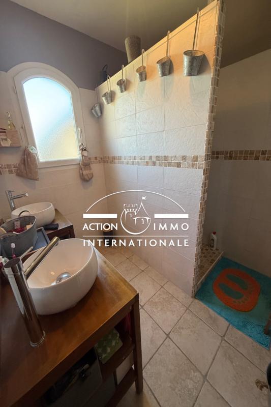 Propriété - 190 m² - 6 pièces