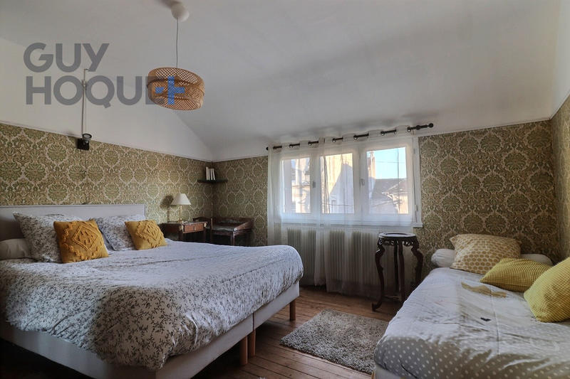 Maison - 177 m² - 7 pièces