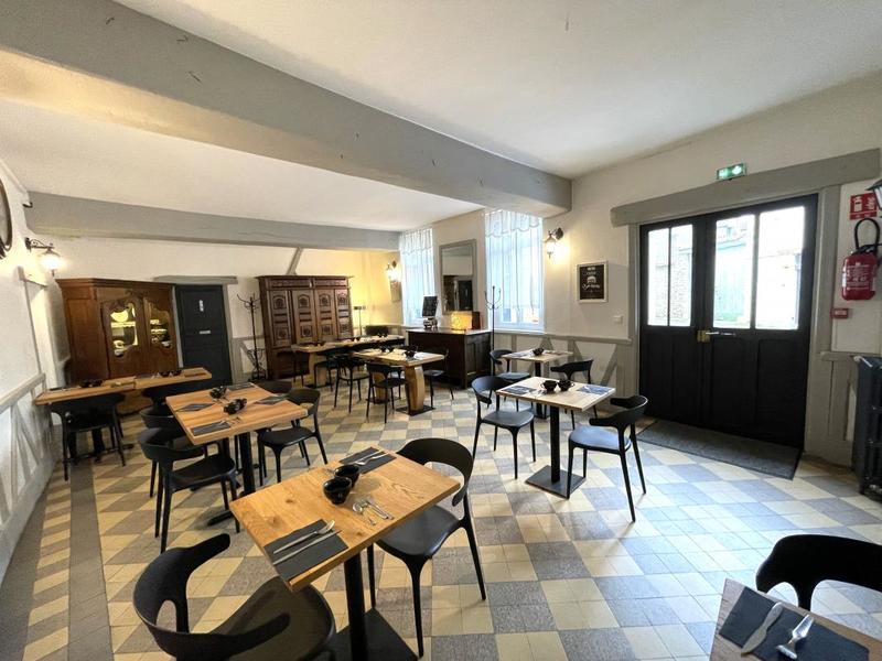 Maison ancienne - 310 m² - 11 pièces