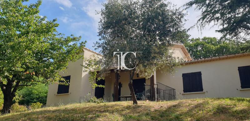 Maison - 161 m² - 6 pièces