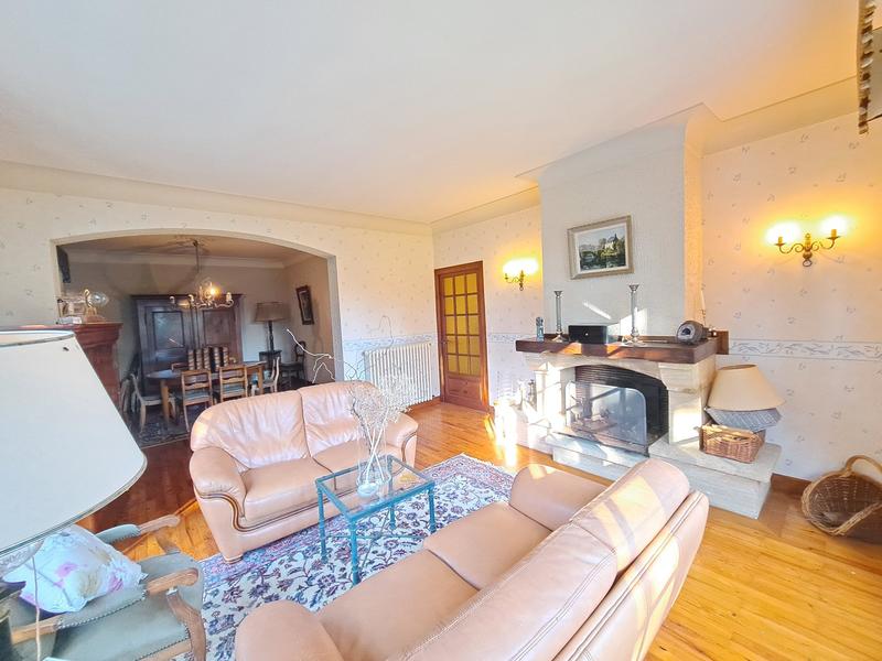 Maison - 224 m² - 9 pièces