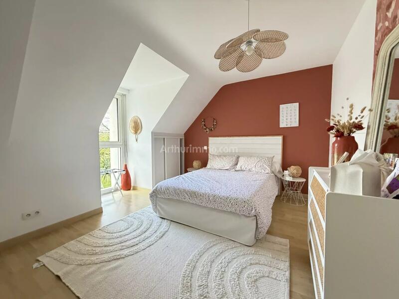 Maison - 237 m² - 7 pièces