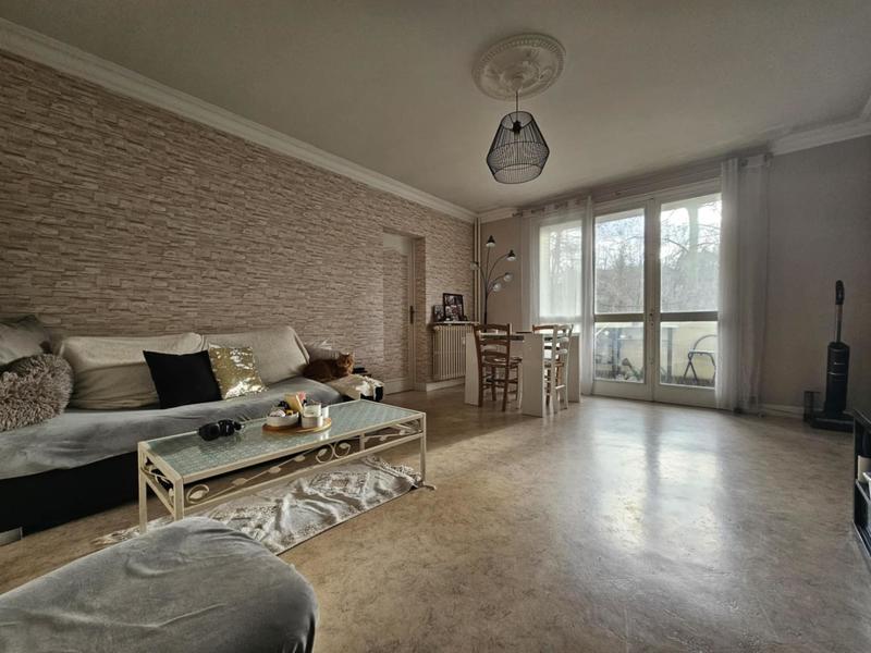 Appartement - 104 m² - 6 pièces