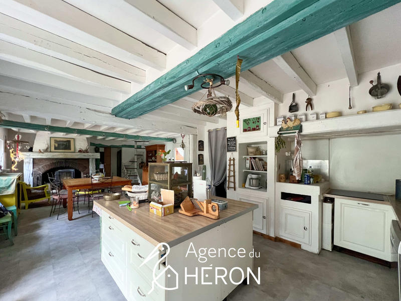 Maison - 304 m² - 10 pièces