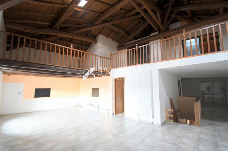 Maison - 250 m² - 8 pièces