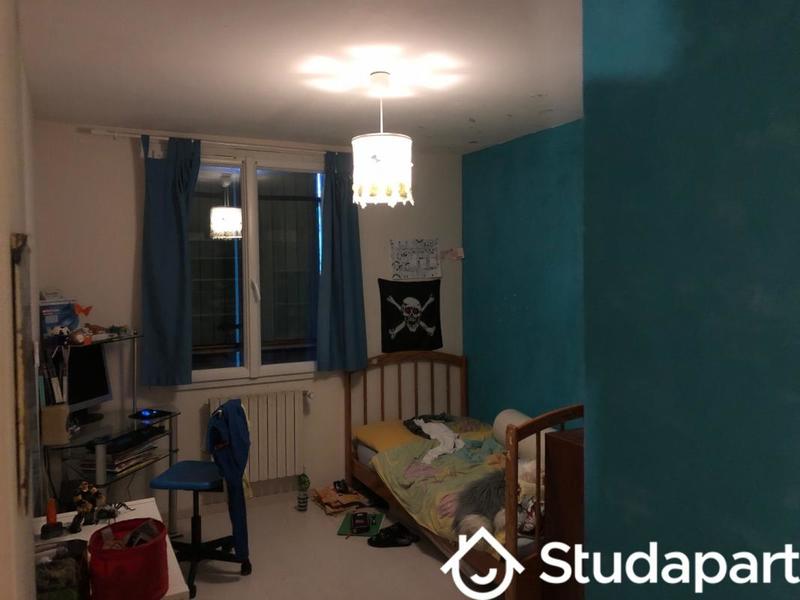 Chambre - 10 m² - 1 pièce