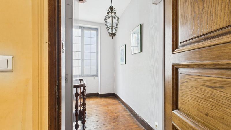 Appartement bourgeois - 142 m² - 5 pièces