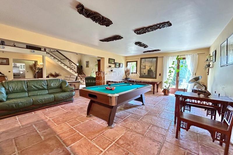 Maison - 450 m² - 10 pièces