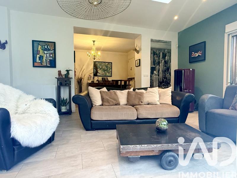 Maison - 231 m² - 7 pièces