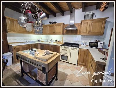 Maison - 200 m² - 6 pièces