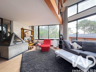 Maison - 240 m² - 9 pièces