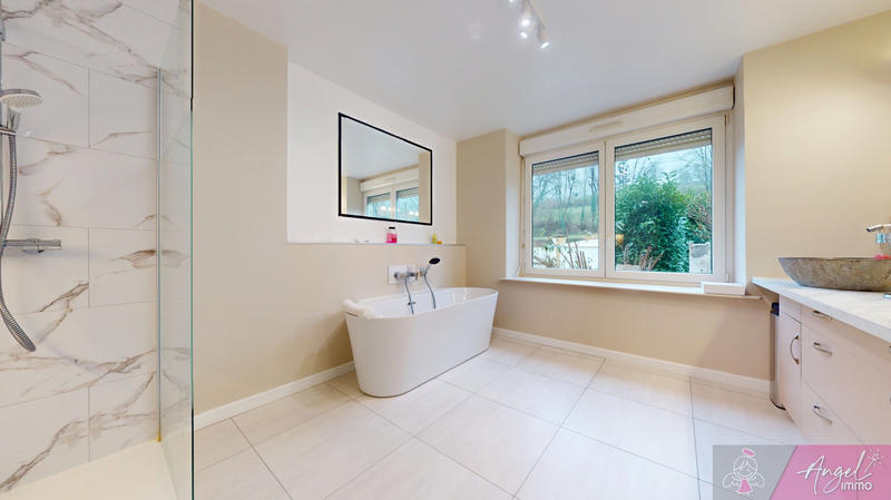 Maison - 476 m² - 10 pièces