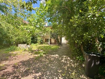 Maison - 250 m² - 9 pièces