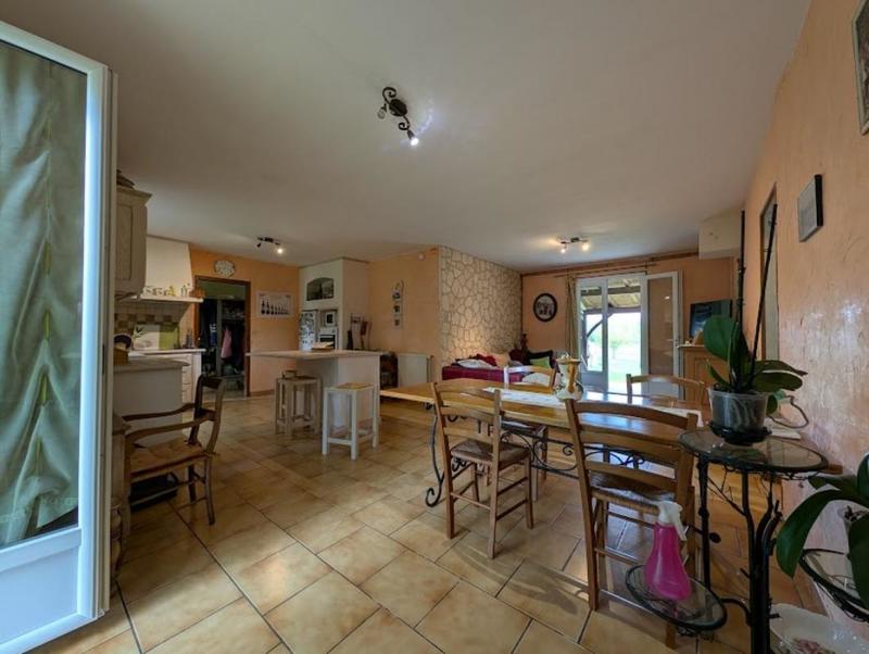 Maison - 99 m² - 5 pièces