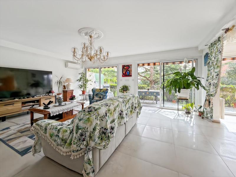 Appartement - 110 m² - 4 pièces