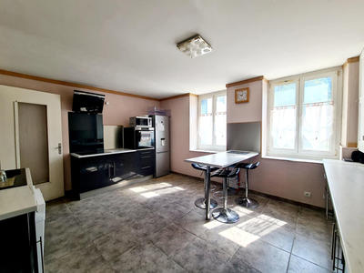 Maison - 180 m² - 7 pièces