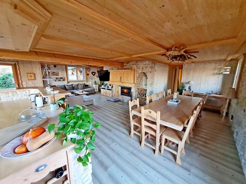 Châlet - 218 m² - 11 pièces