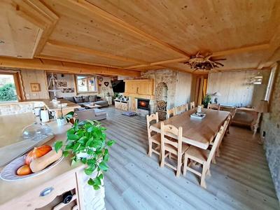 Châlet - 218 m² - 11 pièces
