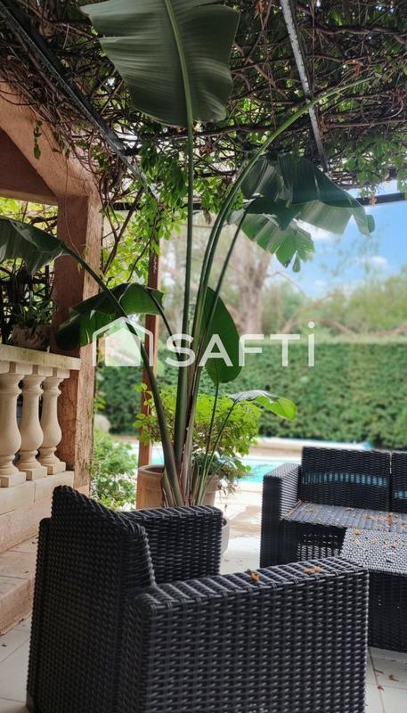 Villa - 220 m² - 10 pièces