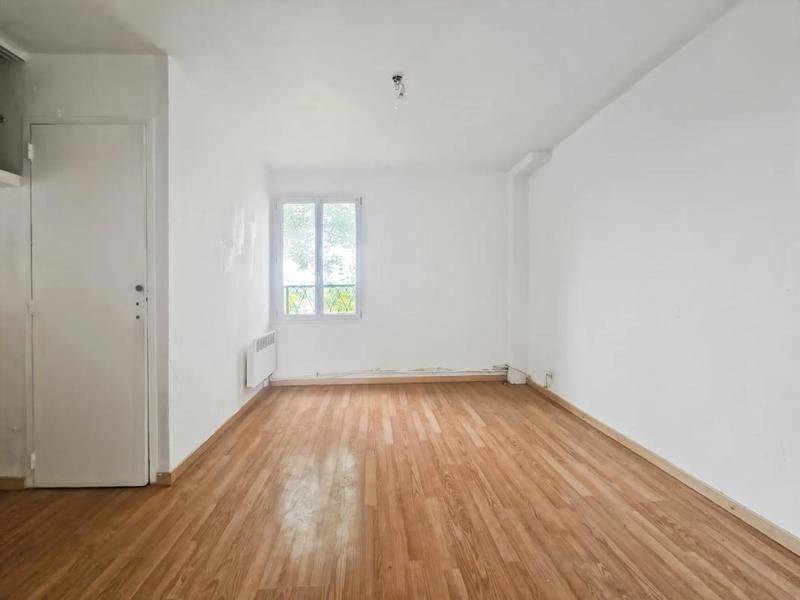 Appartement - 97 m² - 13 pièces