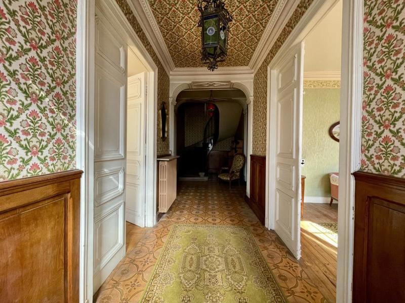 Maison - 220 m² - 7 pièces