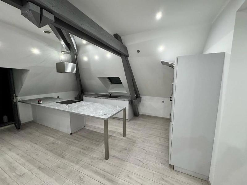 Appartement - 80 m² - 3 pièces