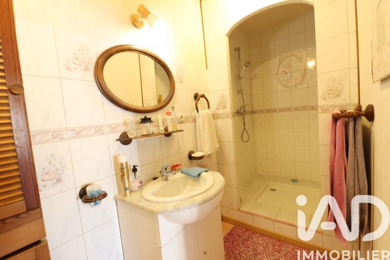 Maison - 238 m² - 6 pièces