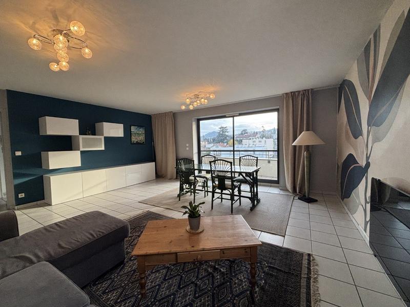 Appartement - 102 m² - 4 pièces