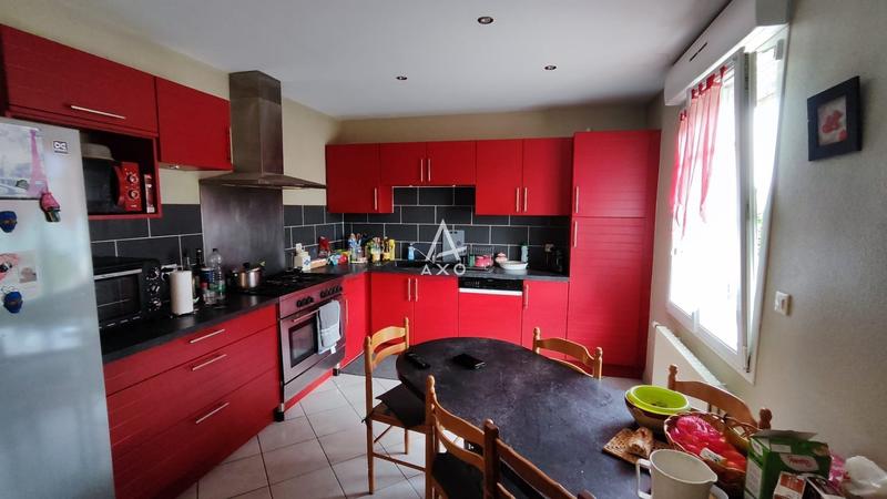 Maison - 207 m² - 11 pièces