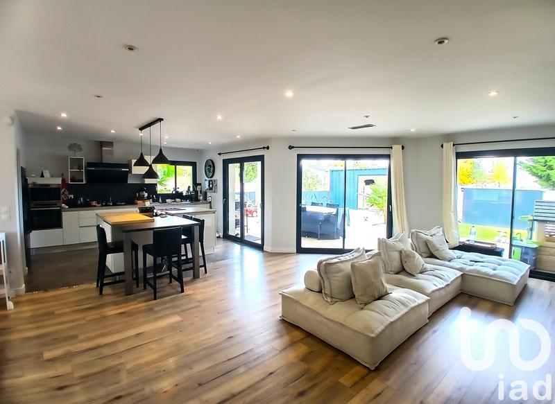 Maison - 177 m² - 7 pièces