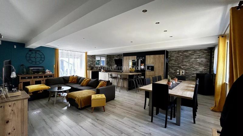 Maison - 185 m² - 6 pièces